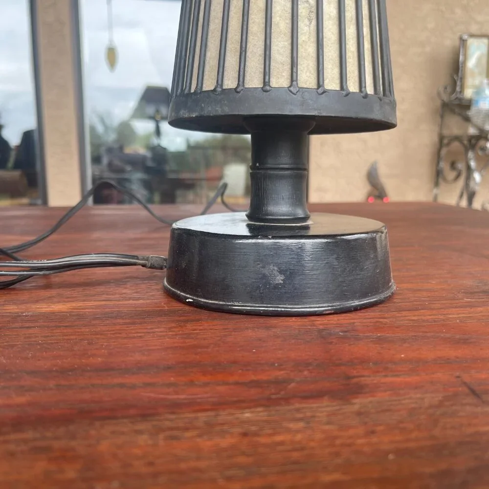 Mid-Century Modern Black Metal Wire Table Lamp